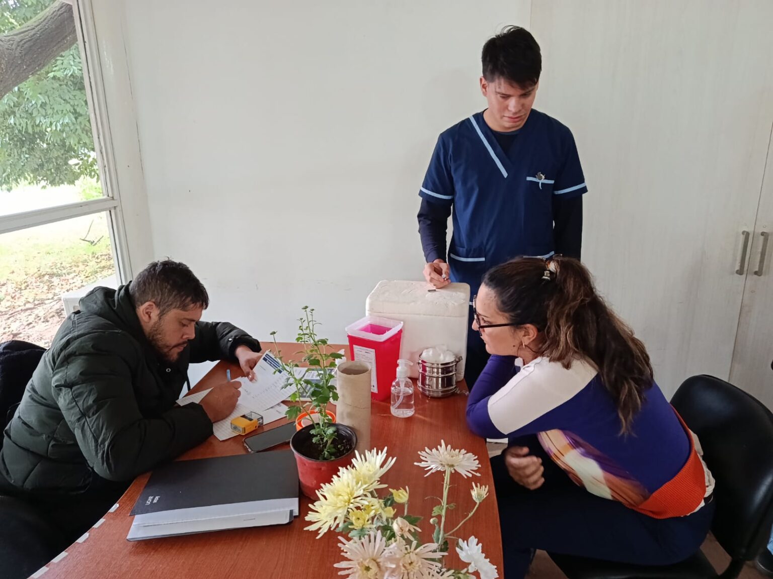 El área de Inmunizaciones junto con la Dirección de Rama Activa del IPS, llevó adelante jornadas de vacunación en organismos de la provincia 17 El área de Inmunizaciones junto con la Dirección de Rama Activa del IPS, llevó adelante jornadas de vacunación en organismos de la provincia imagen-16