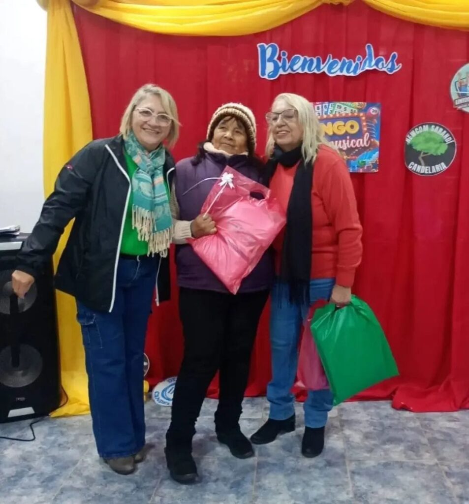 🎶🪗🥁 Alegría y mucha diversión para los jubilados del IPS en el Bingo Musical realizado en Candelaria 23 🎶🪗🥁 Alegría y mucha diversión para los jubilados del IPS en el Bingo Musical realizado en Candelaria imagen-22