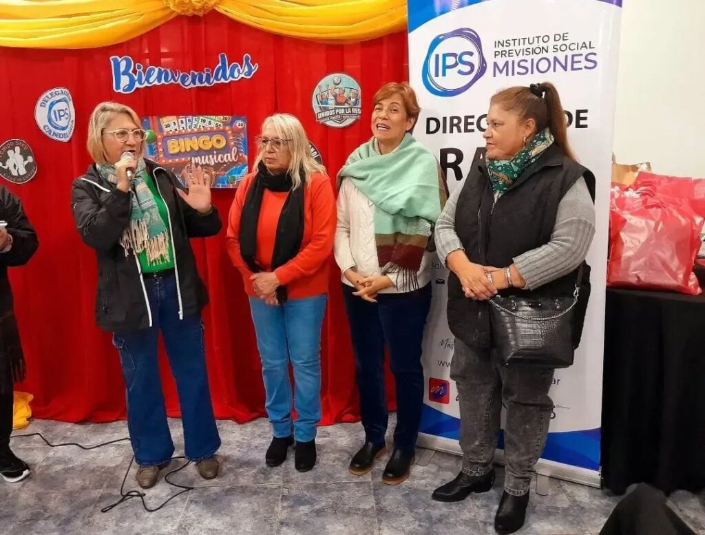 🎶🪗🥁 Alegría y mucha diversión para los jubilados del IPS en el Bingo Musical realizado en Candelaria 27 🎶🪗🥁 Alegría y mucha diversión para los jubilados del IPS en el Bingo Musical realizado en Candelaria imagen-26