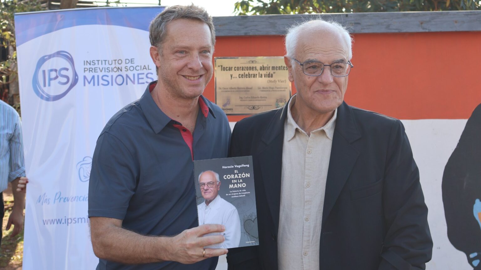 ❤️Durante un emotivo encuentro, el reconocido cirujano cardiovascular infantil, Dr. Horacio Vogelfang, presentó su libro 🫀 29 ❤️Durante un emotivo encuentro, el reconocido cirujano cardiovascular infantil, Dr. Horacio Vogelfang, presentó su libro 🫀 imagen-28